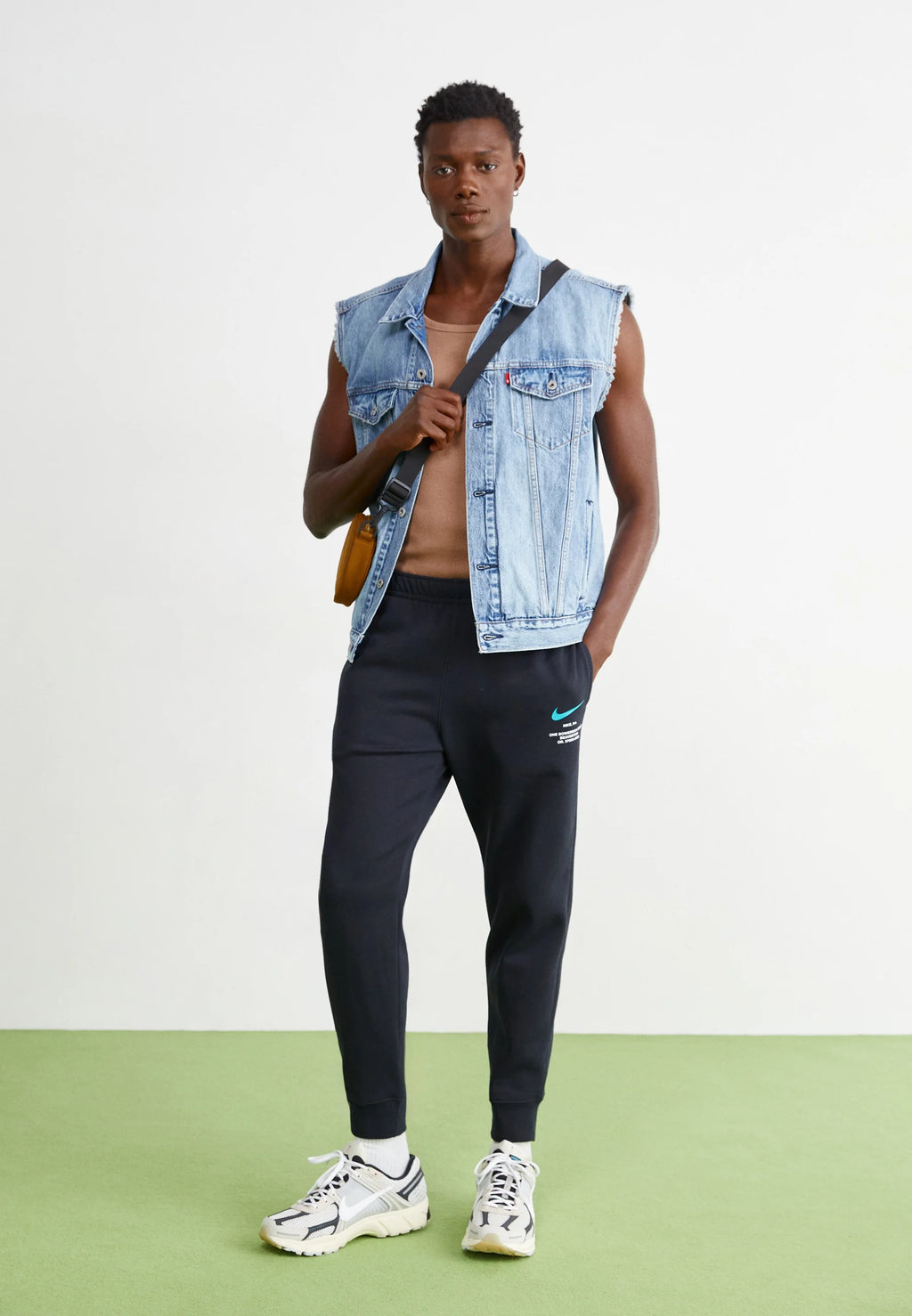 Nike Sportswear JOGGER - Tracksuit bottoms