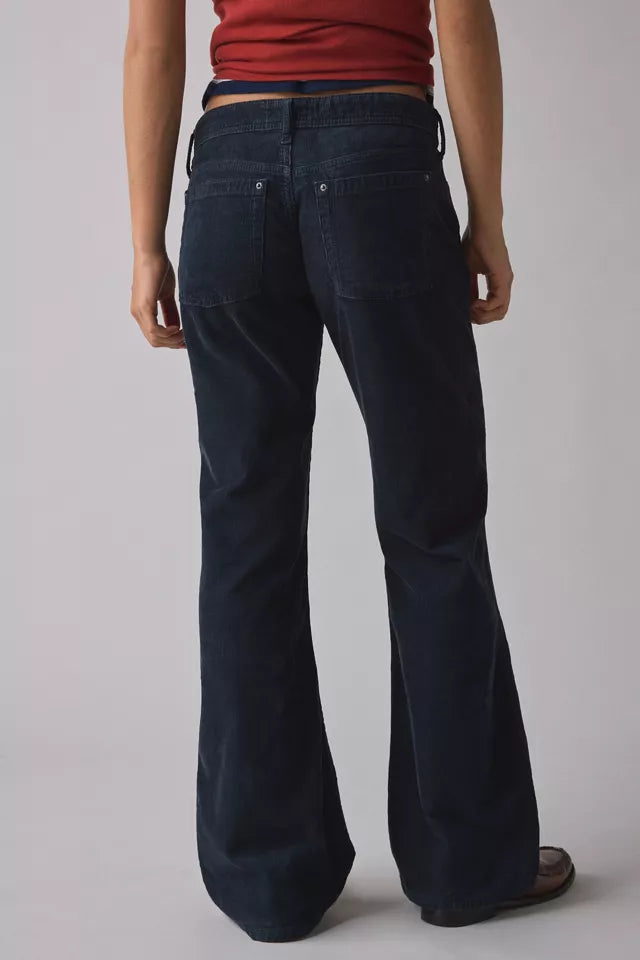 BDG Teo Relaxed Low-Rise Bootcut Corduroy Pant
