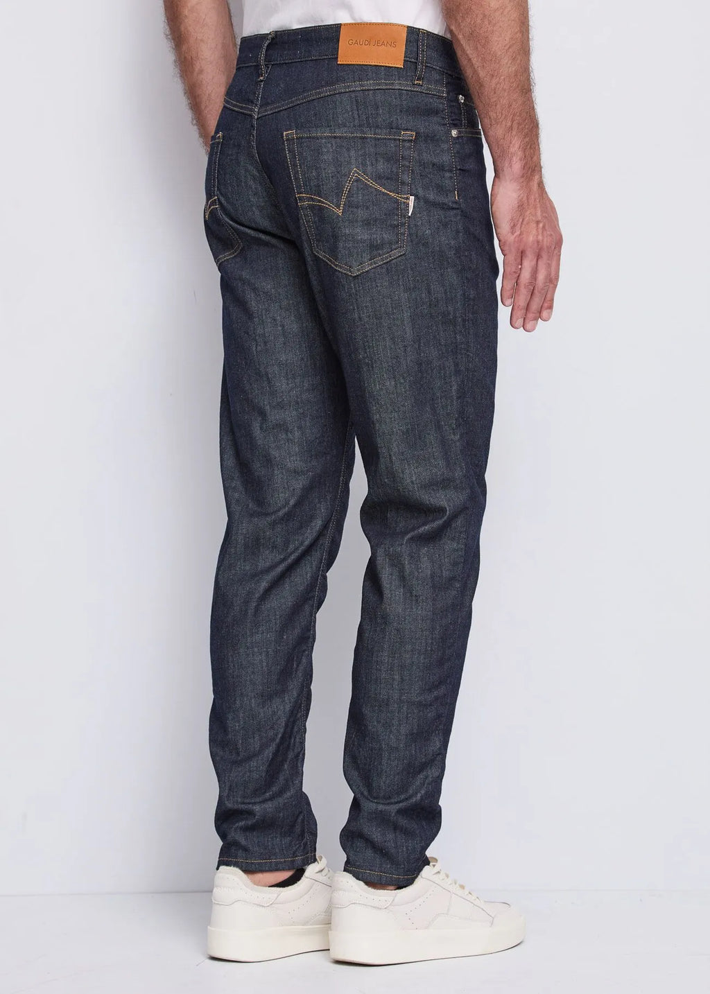 Tapered cotton jeans