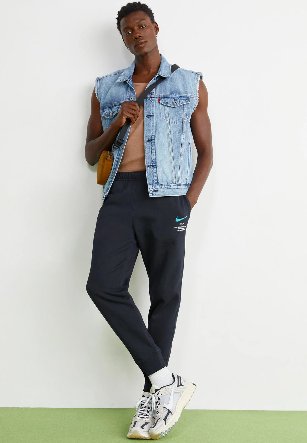 Nike Sportswear JOGGER - Tracksuit bottoms