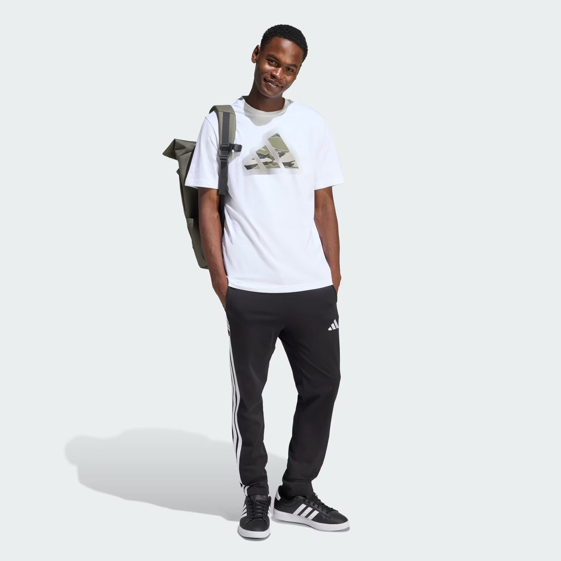 CAMO MODERN LOGO GRAPHIC T-SHIRT