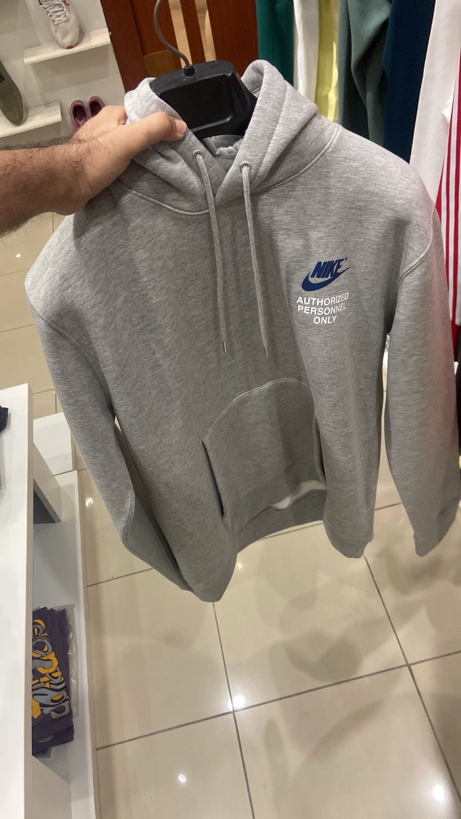 NIKE Men’s Nike small logo graphic Hoodie