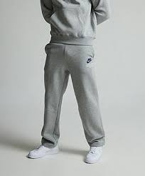 Nike – Shorts in grey with small logo print