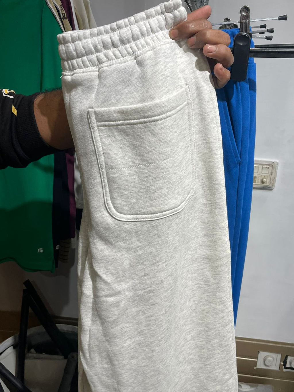 PULL & BEAR ( BAGGY FITS )