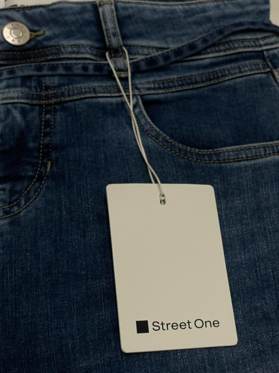 STREET ONE ( LOOSE FIT FEMALE)