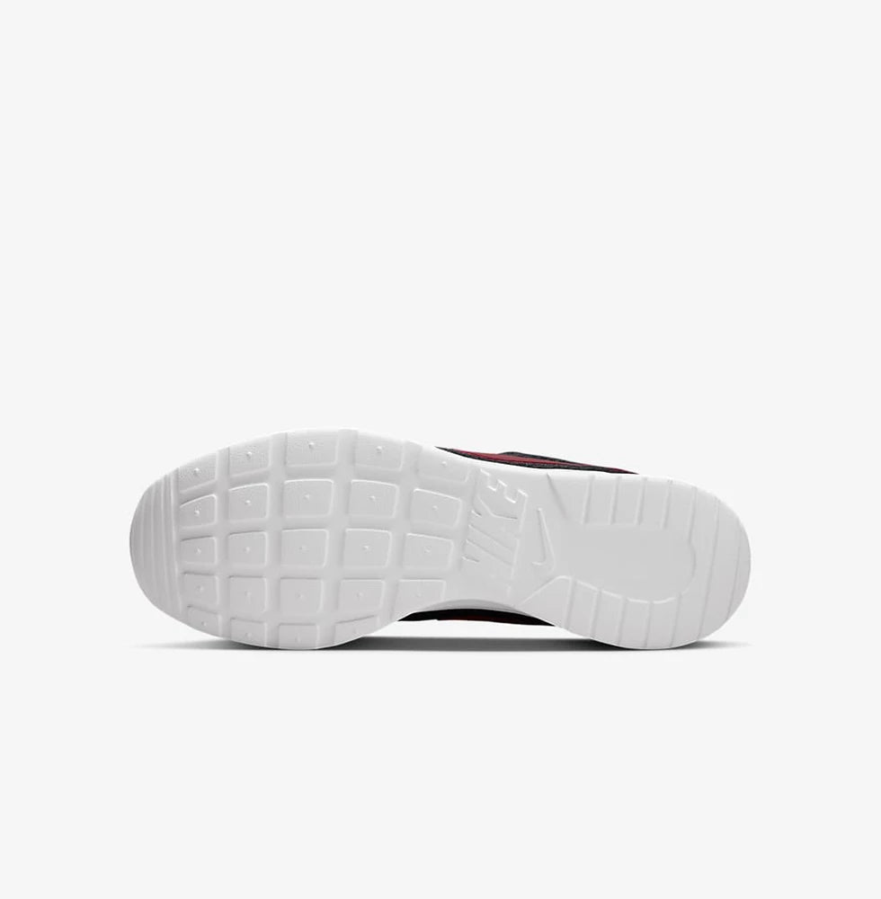 Nike Tanjun