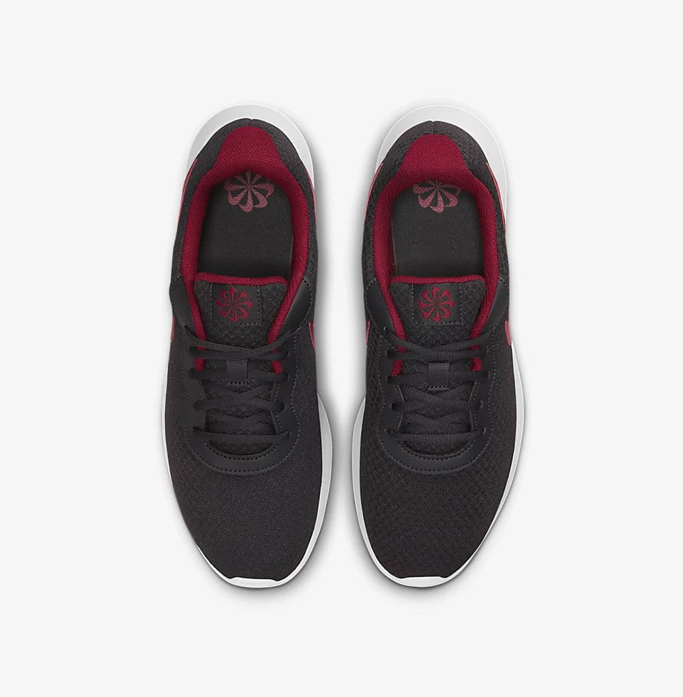 Nike Tanjun